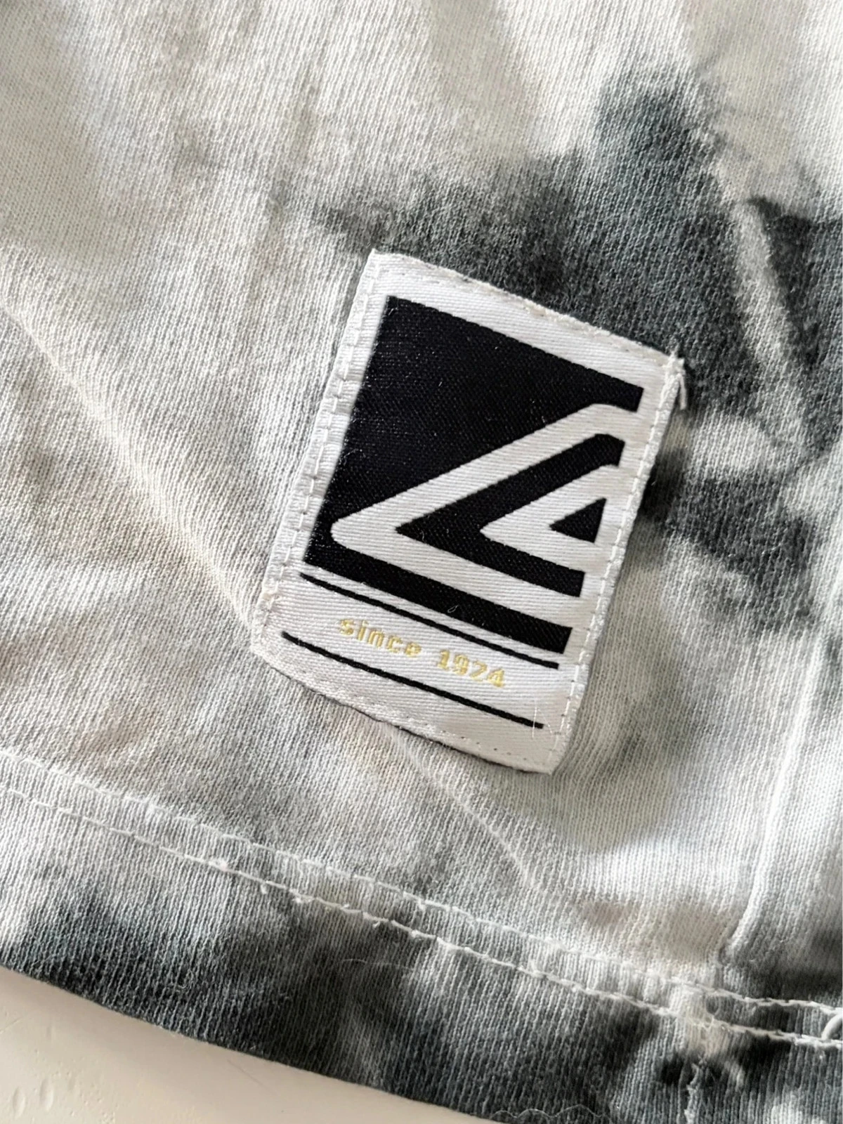 T-shirt Umbro Style Streetwear Vintage – Maat XS – Tie-Dye Grijs & Zwart – photo 12